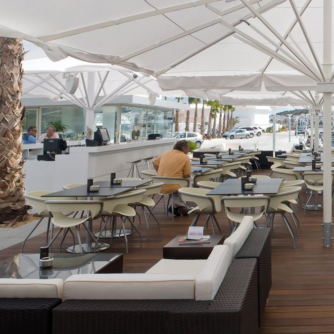 MAY Sonnenschirme - MADE IN GERMANY Seit 1983 produziert MAY hochqualitative Sonnenschirme "Made in Germany". In diesem Sinne sind wir sowohl für die Gastronomie und Großkunden